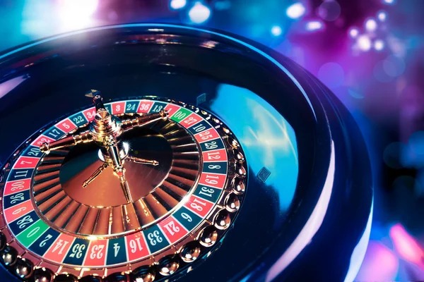 Live dealer conducting Dragon Tiger game at katsu5 login studio